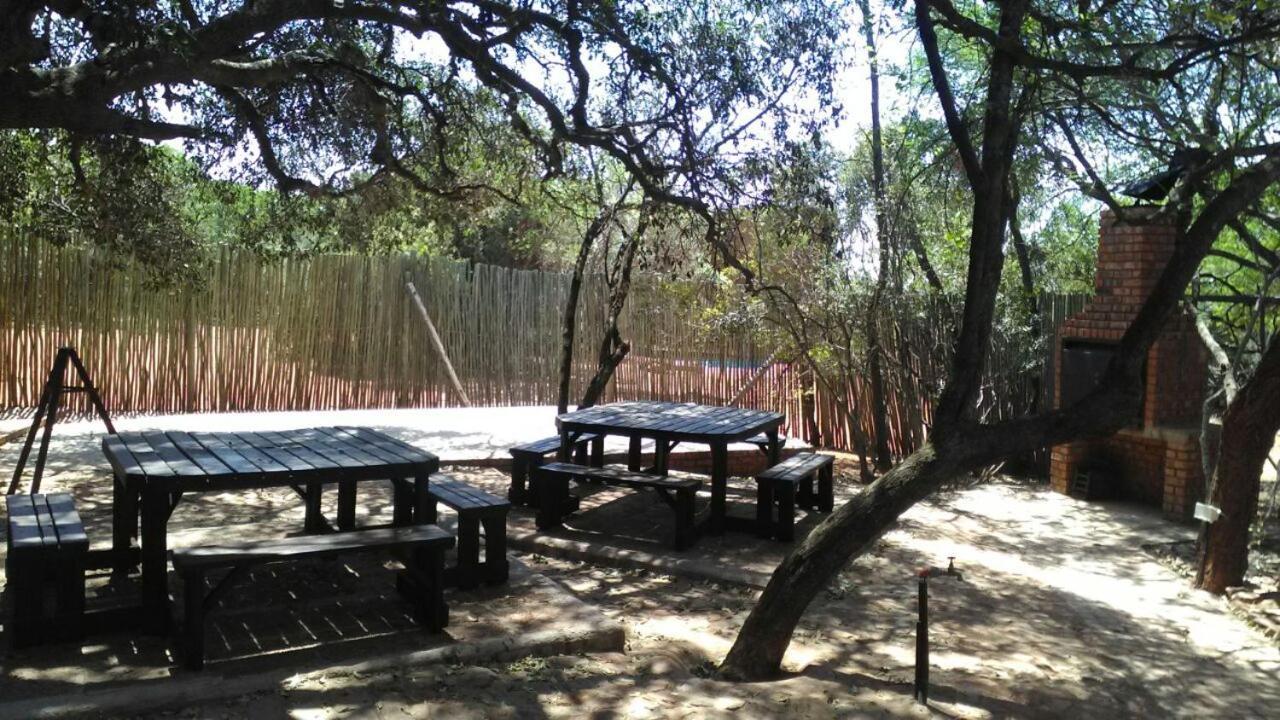 Montanique Lodge Buffelspoort Esterno foto