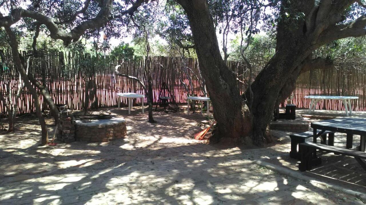Montanique Lodge Buffelspoort Esterno foto