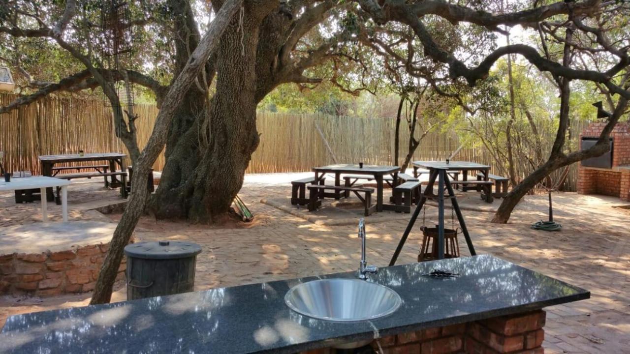 Montanique Lodge Buffelspoort Esterno foto