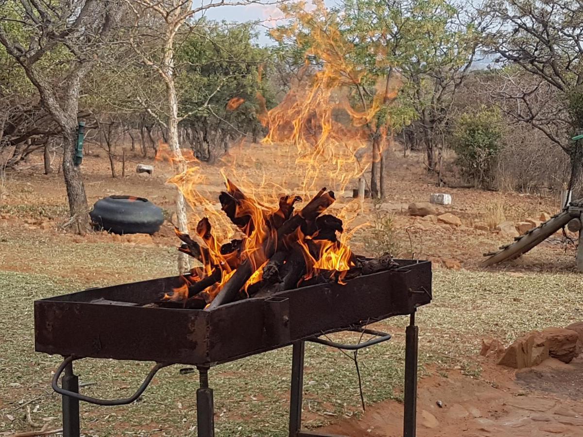 Montanique Lodge Buffelspoort Esterno foto