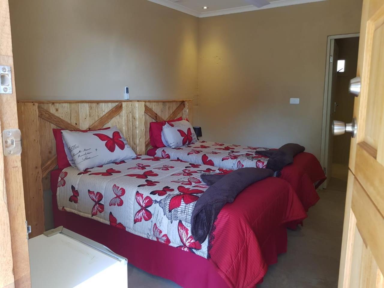 Montanique Lodge Buffelspoort Esterno foto